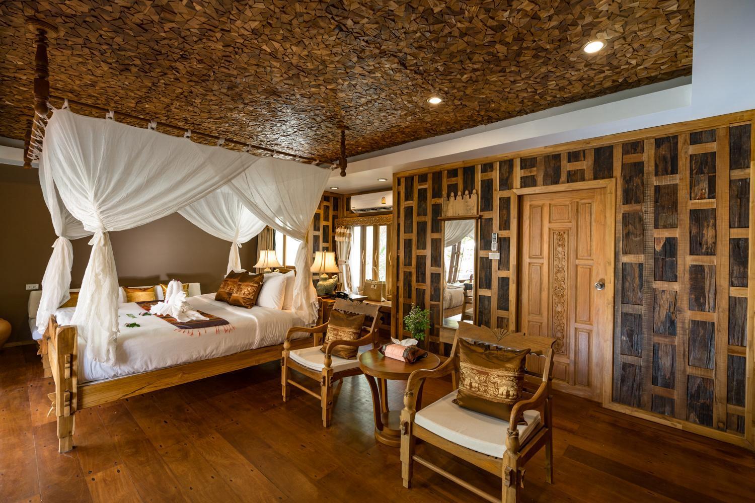 Villa Pool Access THB 1500 Net Resort Credit per